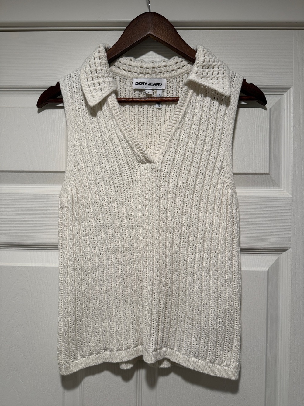 DKNY Cream V-Neck Sleeveless Knit Sweater Vest